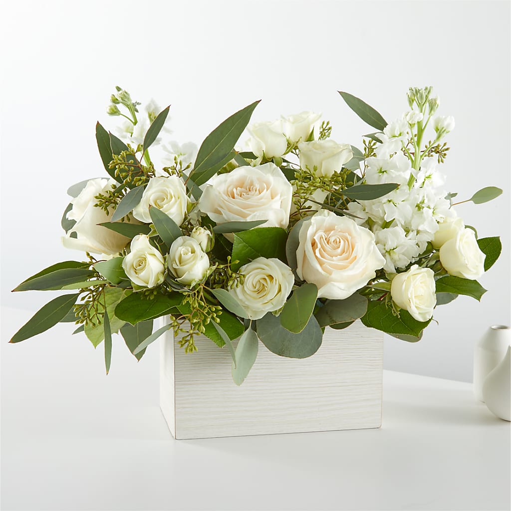 Fresh Linen Box Bouquet – Poplar Flower Shop, Terre Haute IN