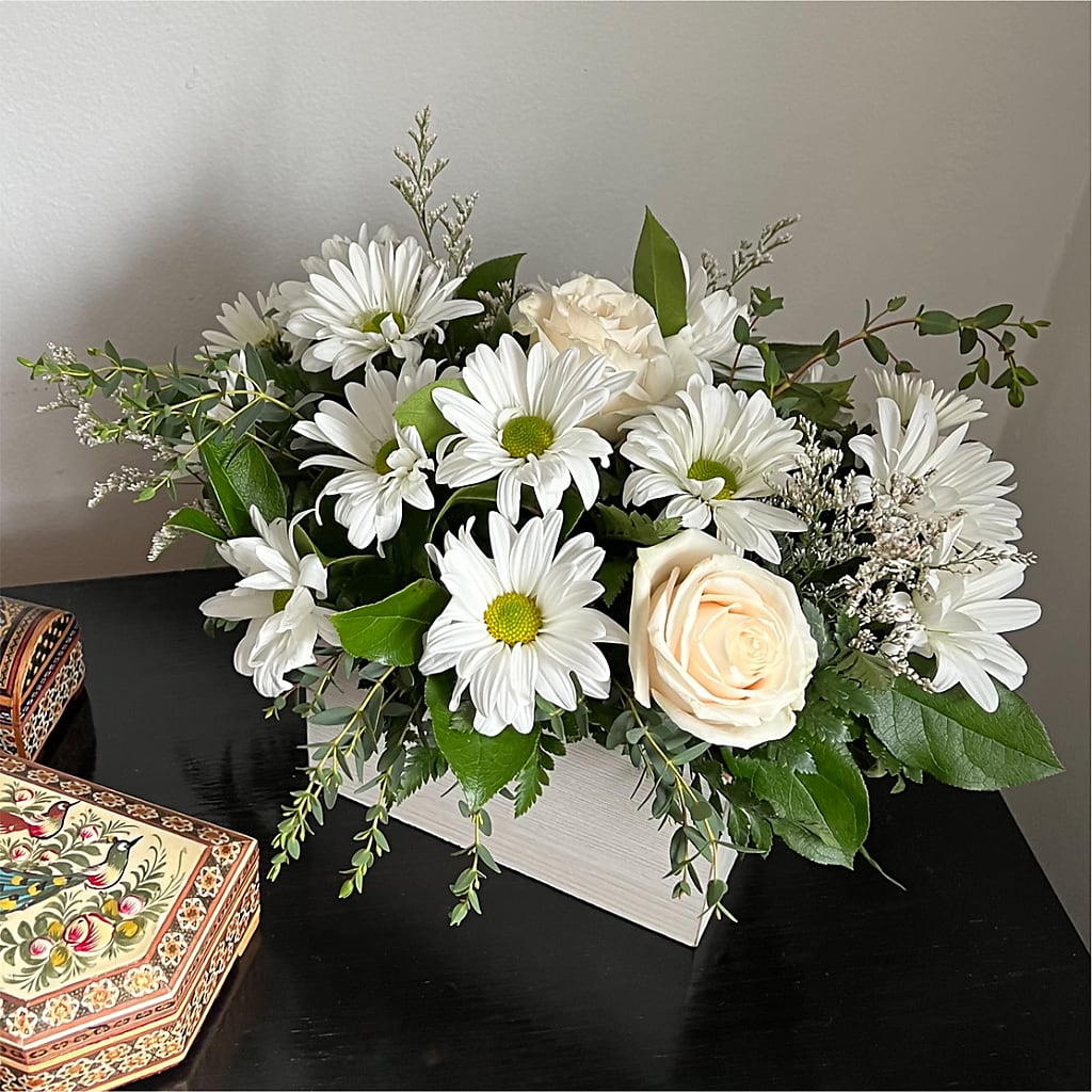 Fresh Linen Box Bouquet –  Poplar Flower Shop, Terre Haute IN