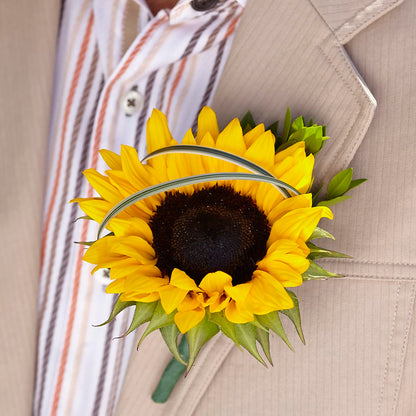 Free Spirit Boutonniere –  Poplar Flower Shop, Terre Haute IN